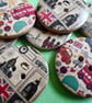 8 x Round London Wood Patterned Buttons  2 holes - Image 2