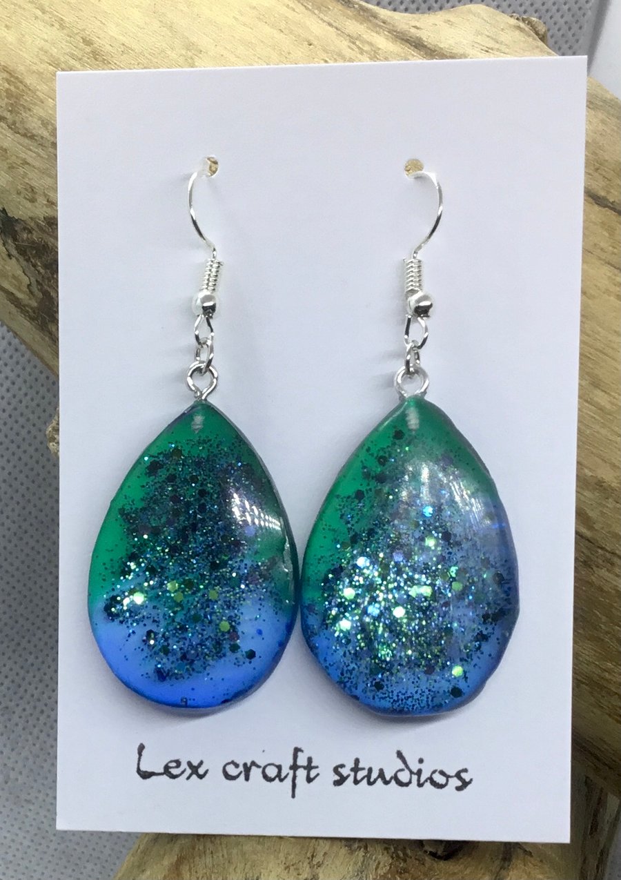 Blue and green  sparkle drops 