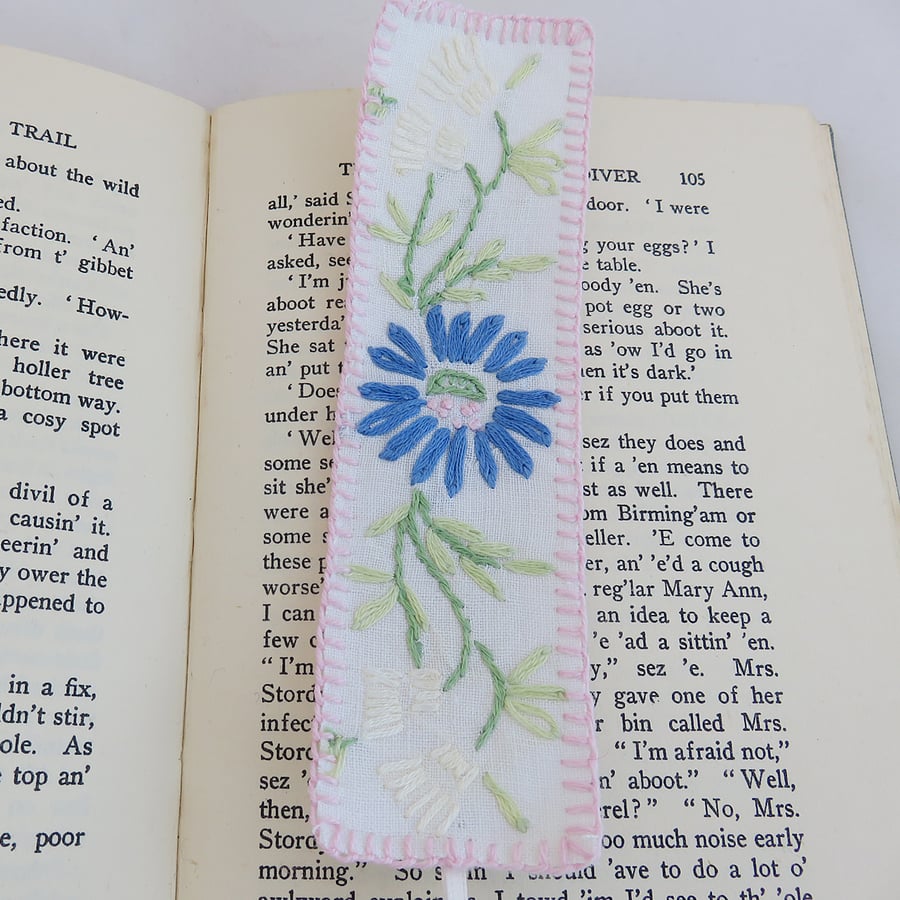 Embroidered Bookmark from vintage linen - blue daisy