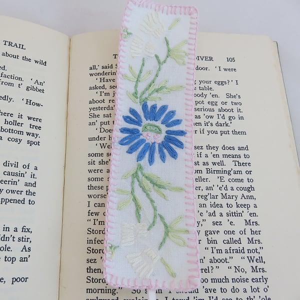 Embroidered Bookmark from vintage linen - blue daisy