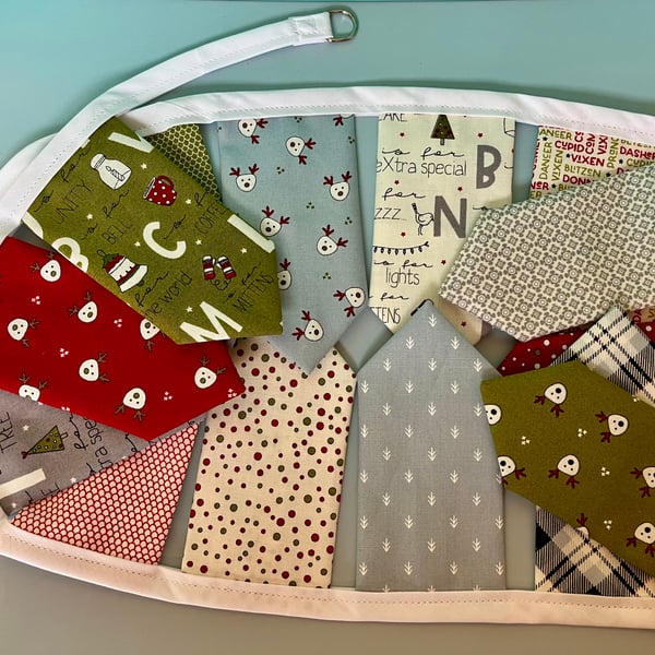 Mini Christmas bunting