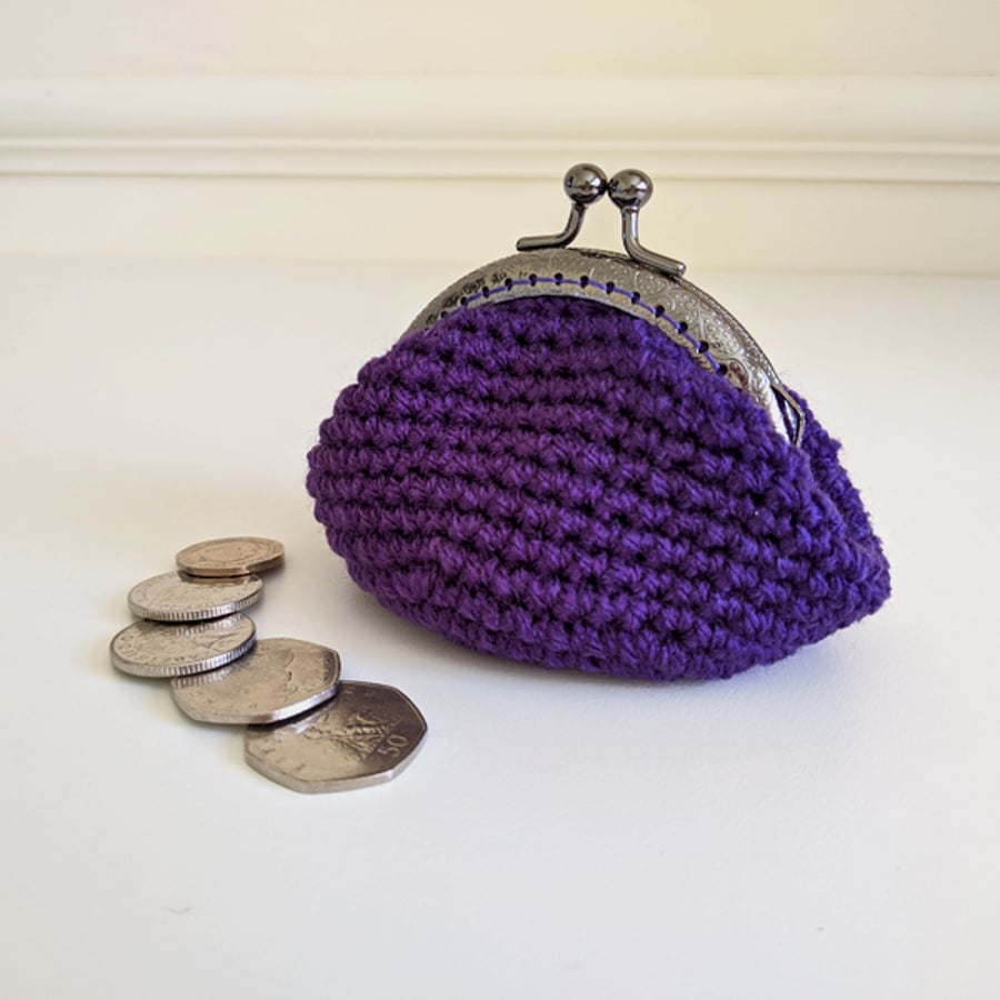 Vintage Style Coin Purse with Kiss Lock Clasp in Dark Purple