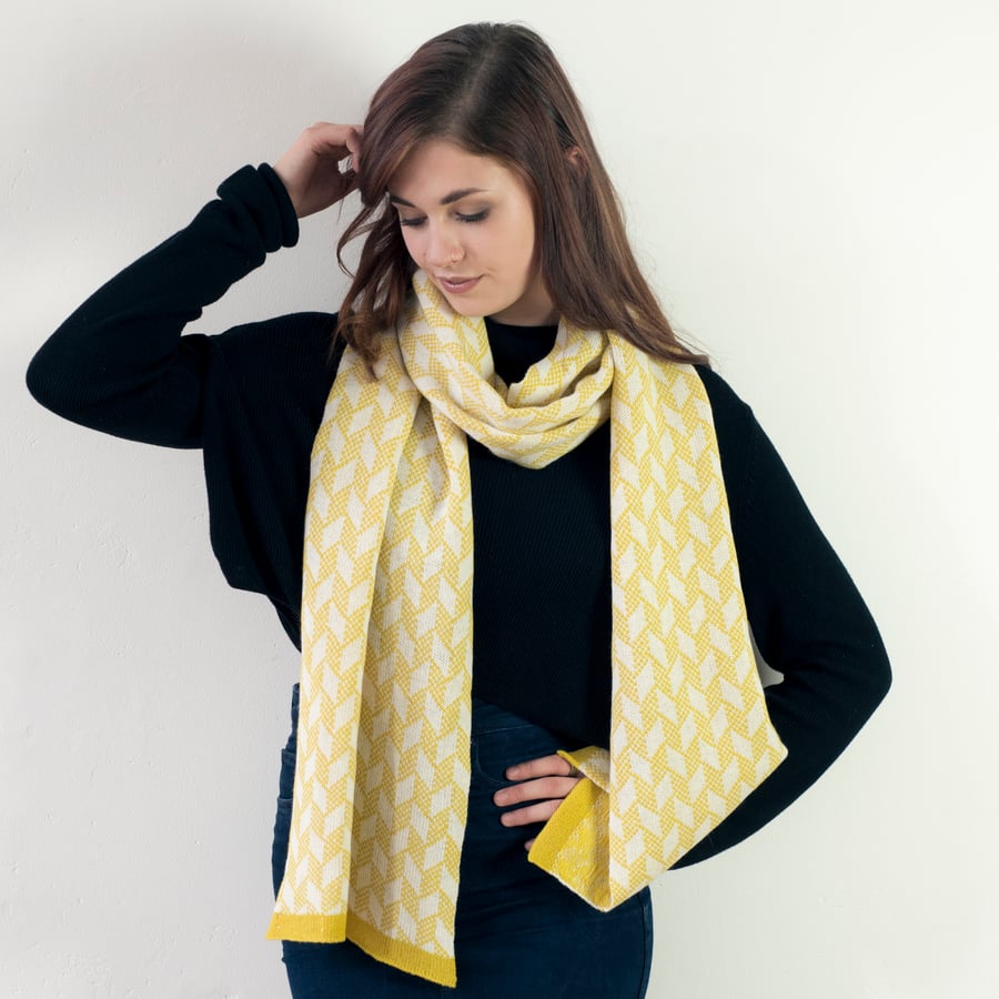 Lambswool knitted chevron scarf - mustard