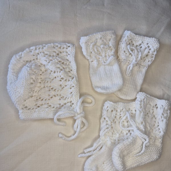 Handknitted traditional bonnet, booties and mitts