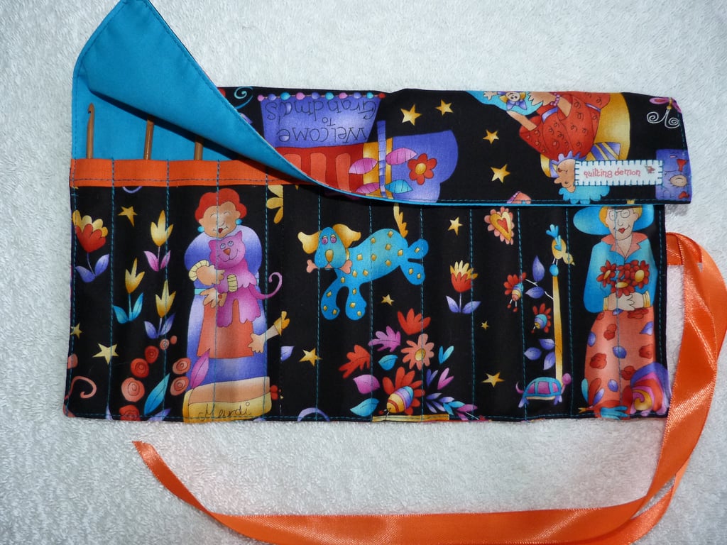 SALE   Grannies Fabric Crochet Hook Holder with 12 Bamboo Crochet Hooks.1