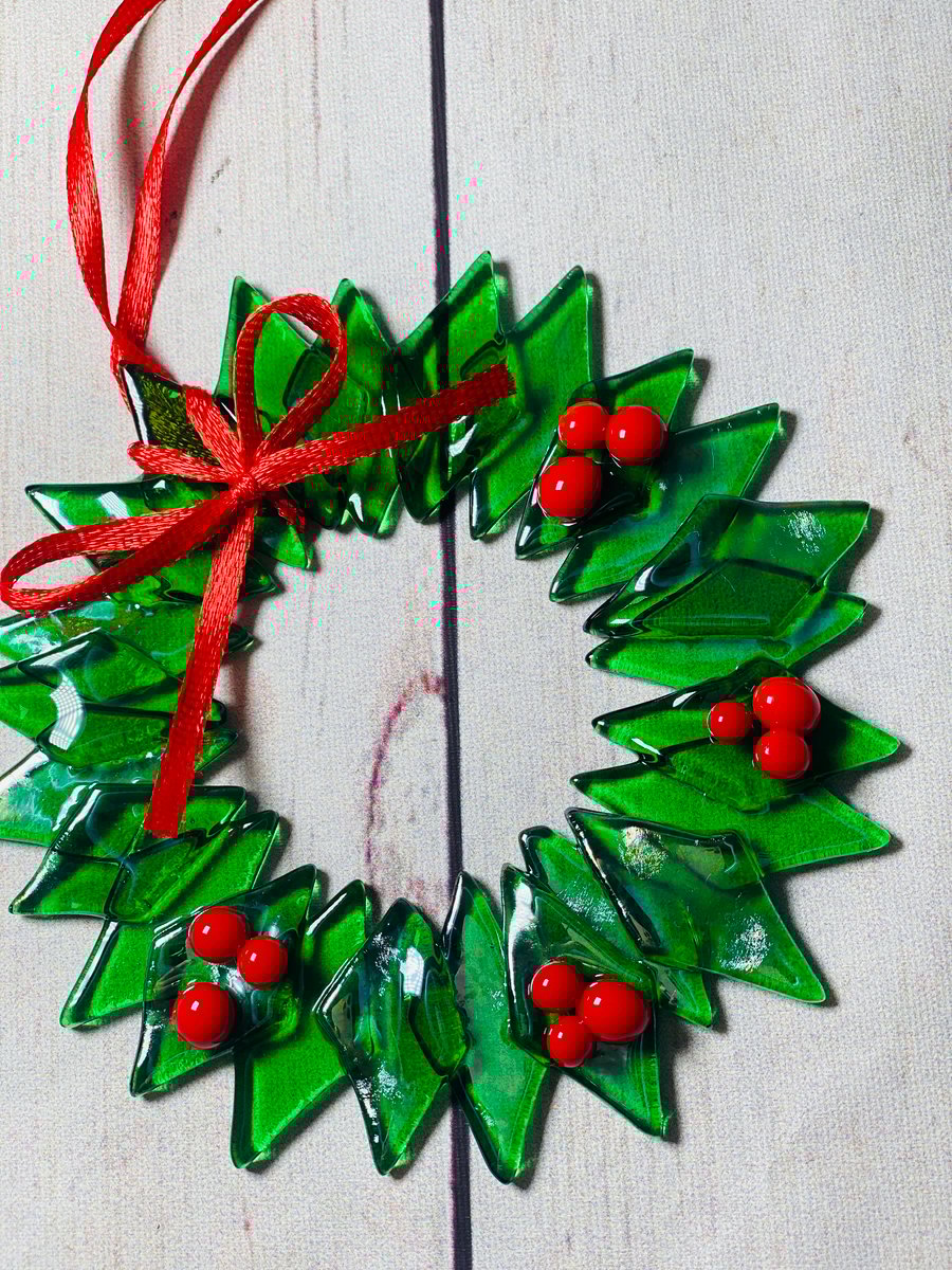 Wreath fused glass hanging decoration 