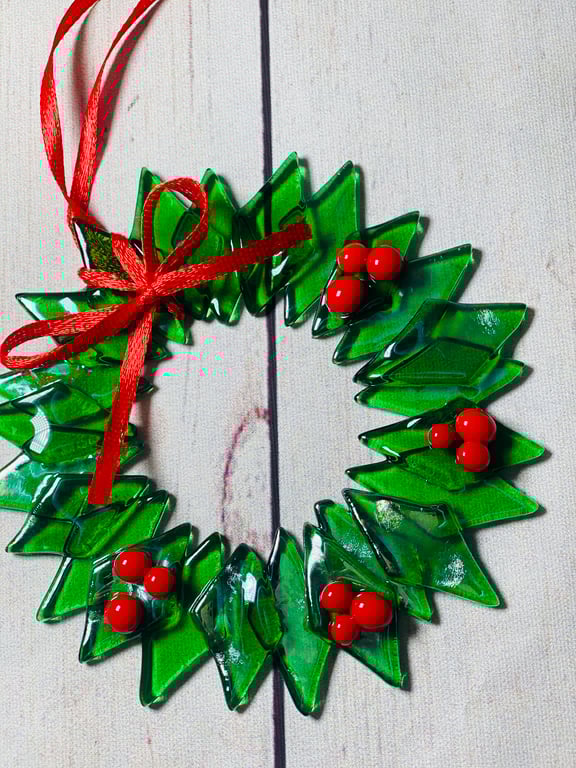 Wreath fused glass hanging decoration 