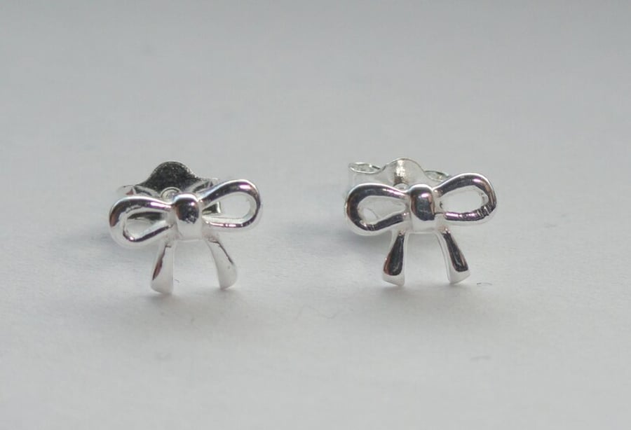 Silver cute bow stud earrings