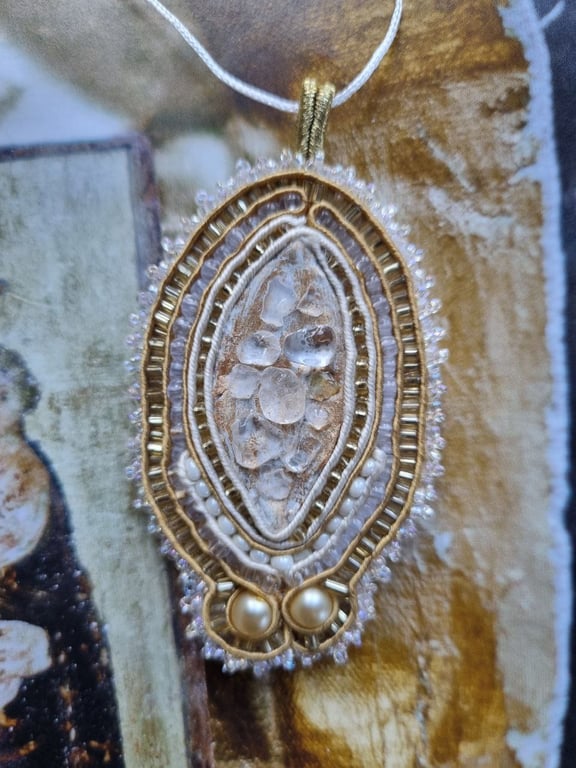 The White Portal – Handmade Clay Amulet with Quartz Crystals, Pearls & Gold-Whit
