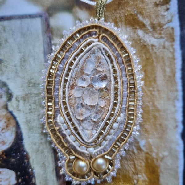 The White Portal – Handmade Clay Amulet with Quartz Crystals, Pearls & Gold-Whit