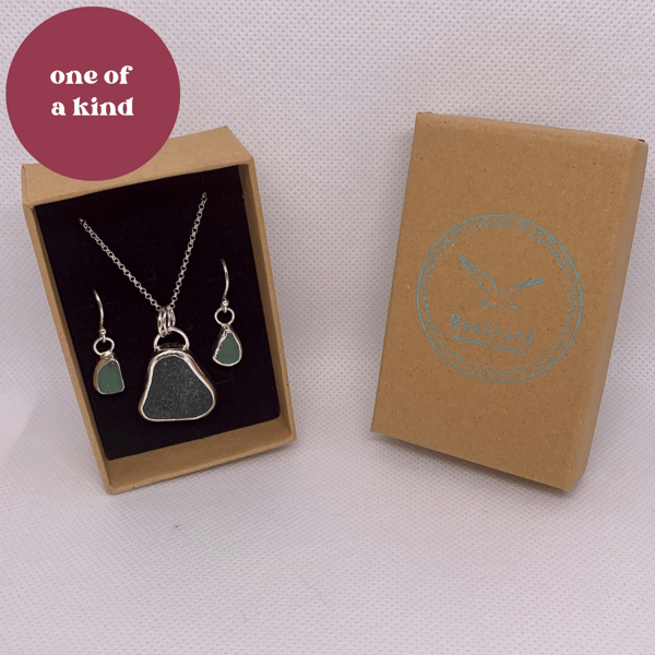 Beautiful Teal Grey Seaglass and Silver Earring & Pendant Set - 1054