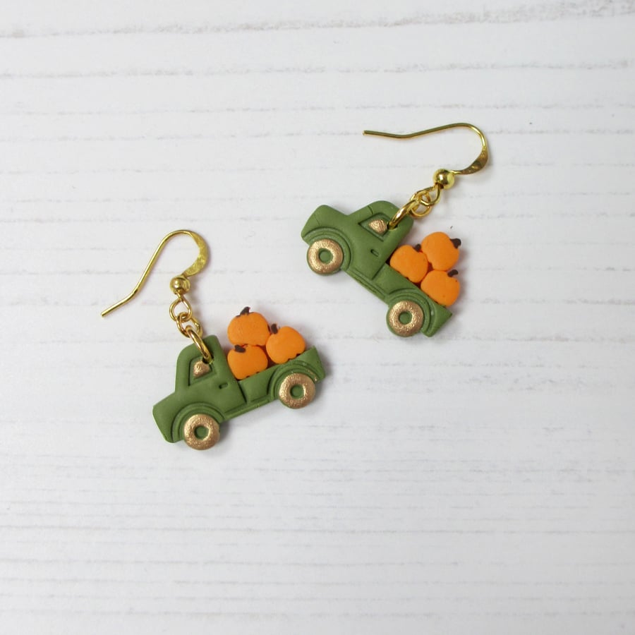Pumpkins truck earrings, green and gold