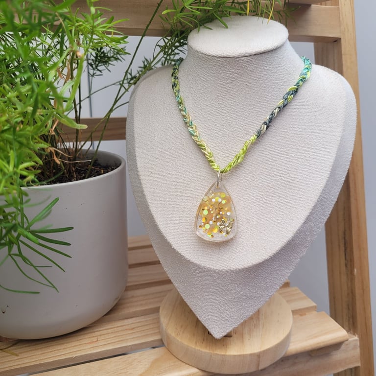 Resin Bee Ribbon Necklace 