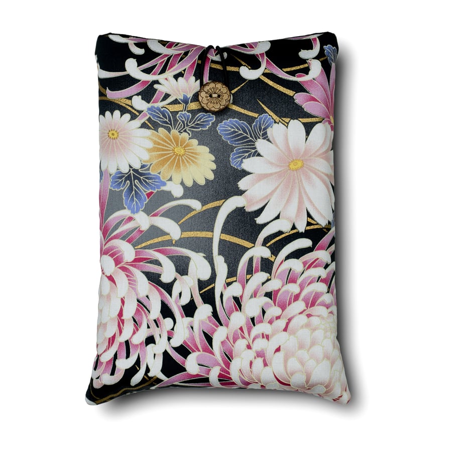 Chrysanthemum Book Sleeve – Japanese Cotton Book Protector with Coconut Button