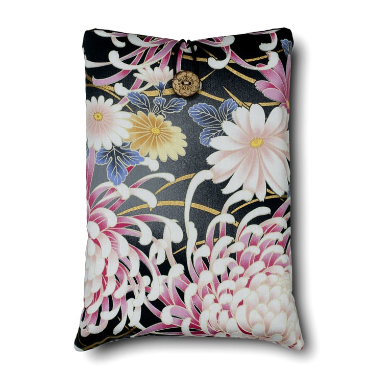 Chrysanthemum Book Sleeve – Japanese Cotton Book Protector with Coconut Button