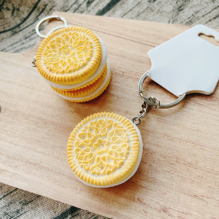 Cream Biscuit Keyring