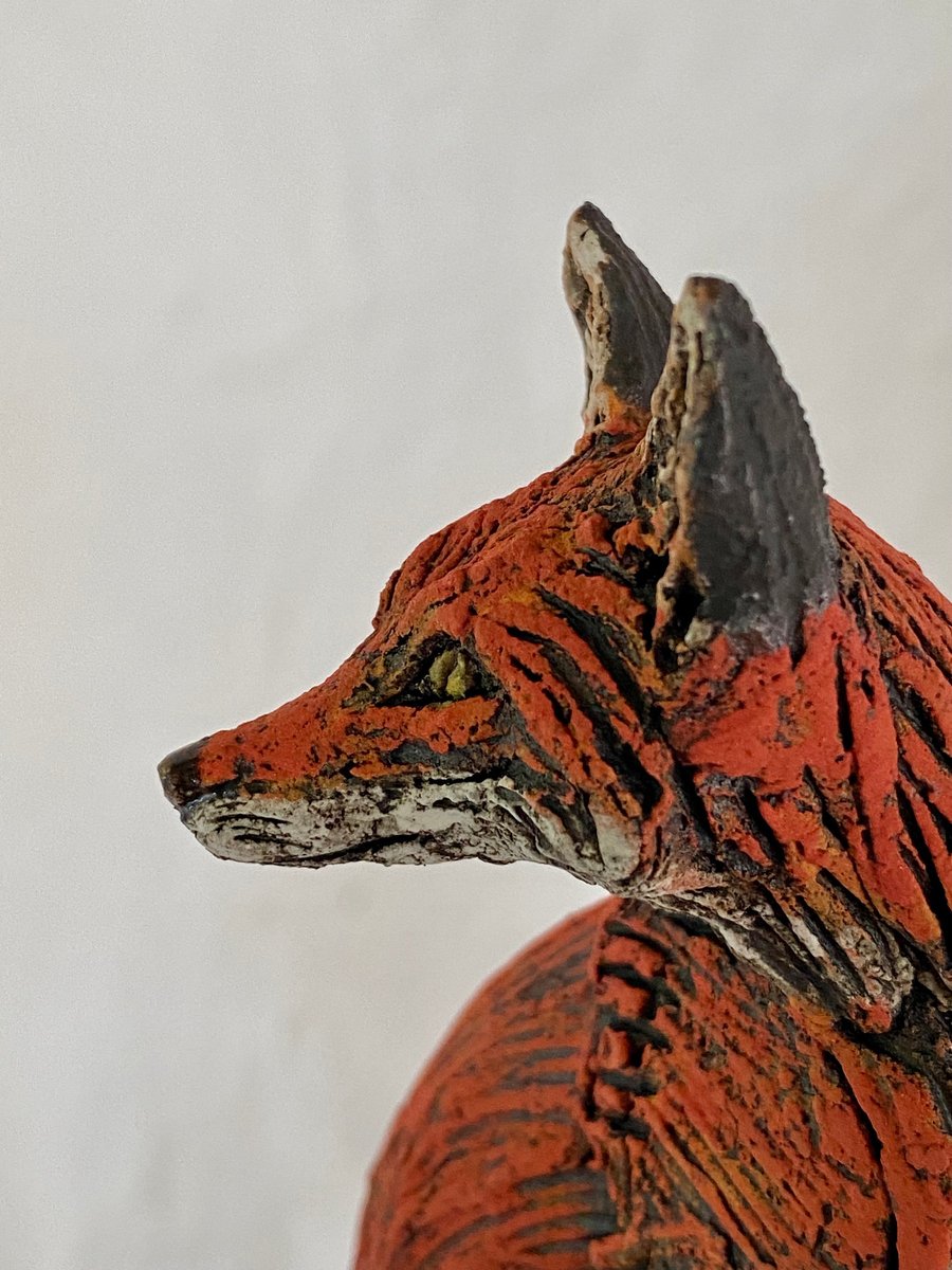 Fox sculpture in ceramic by Paul Szeiler.