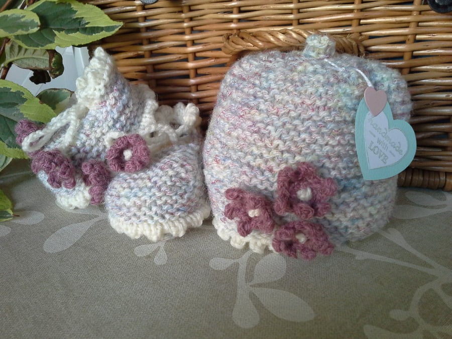Luxery Baby Girl's Hat & Shoes Set with wool  0-6 months size