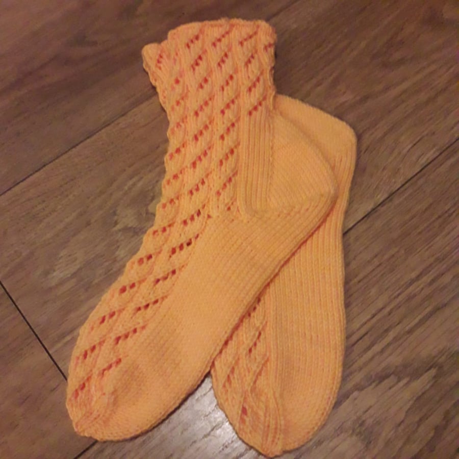 Handmade sunshine knit socks size 4-6