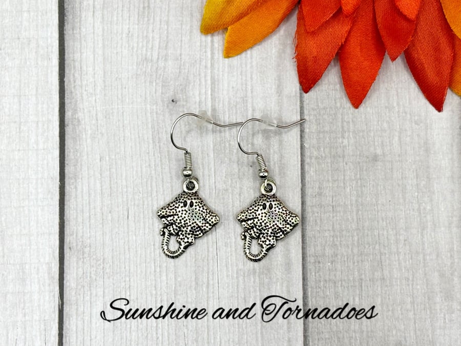 Manta Ray Charm Earrings. Hypoallergenic. Gift for Her. Nature Earrings.  