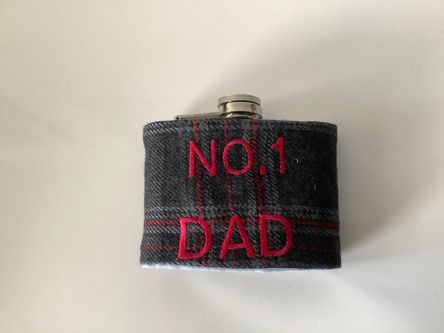 Grey Tweed with Red  No 1 Dad 4oz Hip flask , Ideal Christmas  gift,