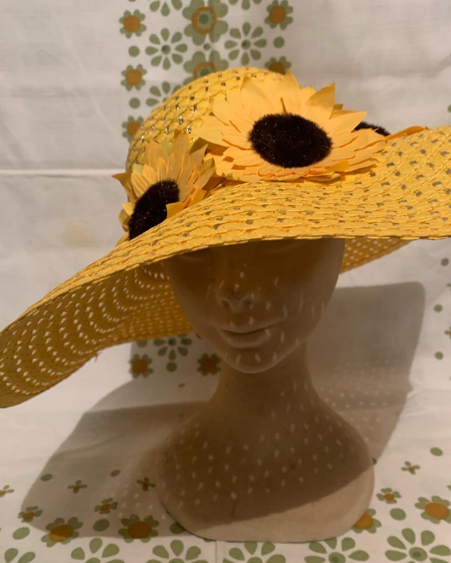 70s retro style wide floppy straw summer hat Sunflower festival boho Ukraine