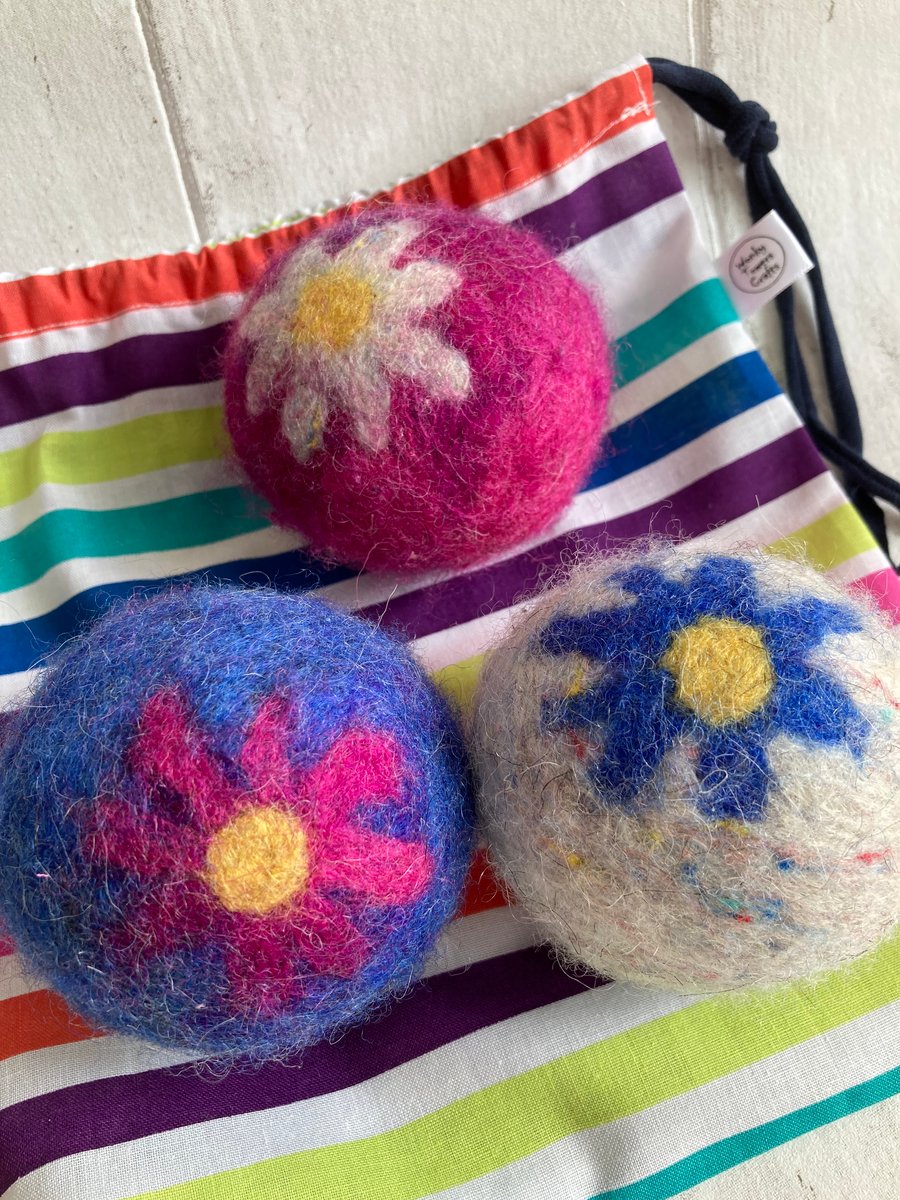 Wool Tumble Dryer Balls - Daisies. Plastic free and energy saving