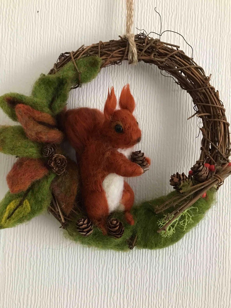 Red squirrel autumn wreath 