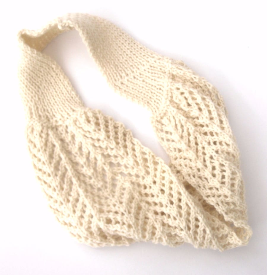 SECONDS SUNDAY Cream lace wool cowl 