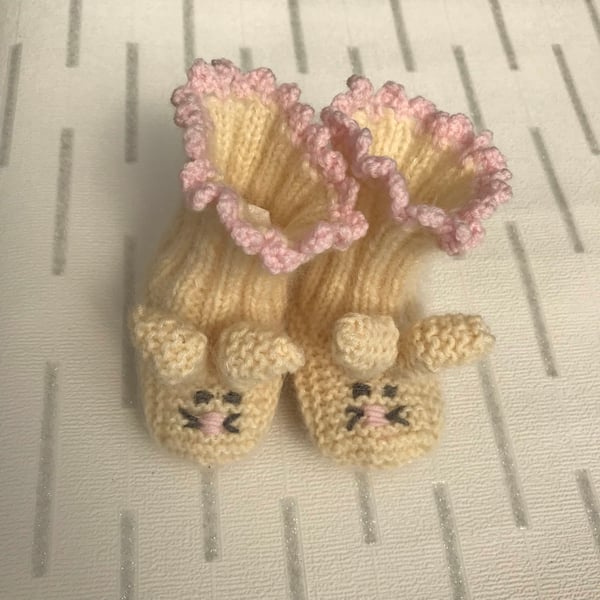 Bunny bootees