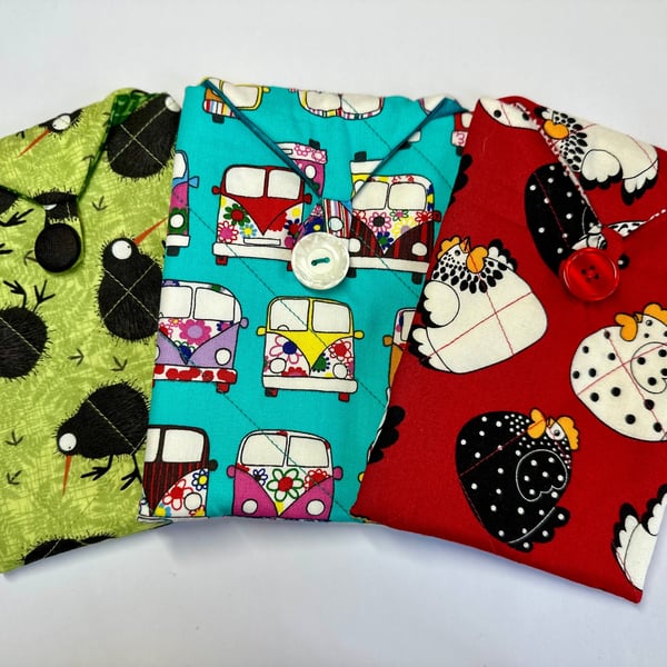 Medium sized, padded and quilted pouch Set 1