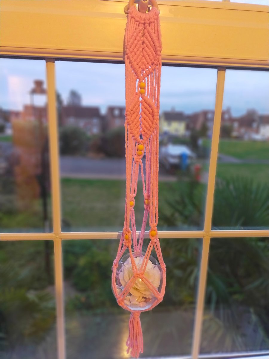 Macrame plant hanger