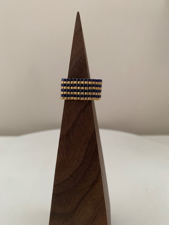 Gold and sapphire coloured beaded ring