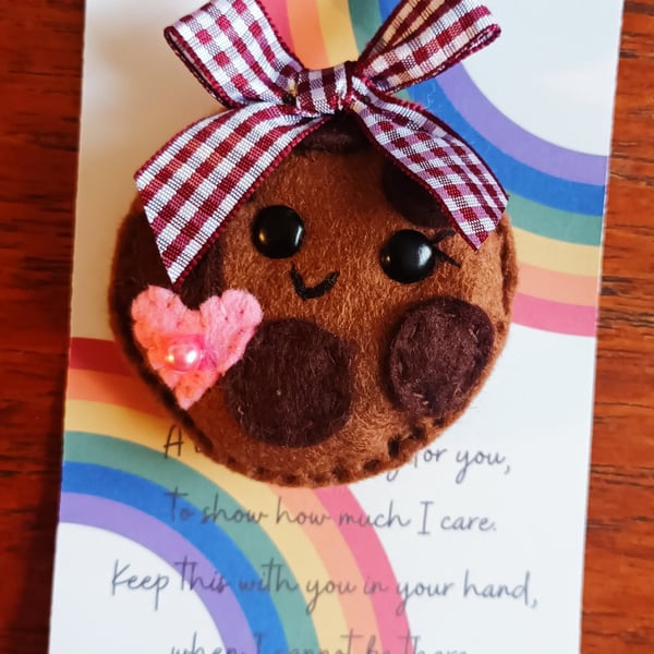 Chocolate chip cookie pocket hug and pocket hug card (brown)