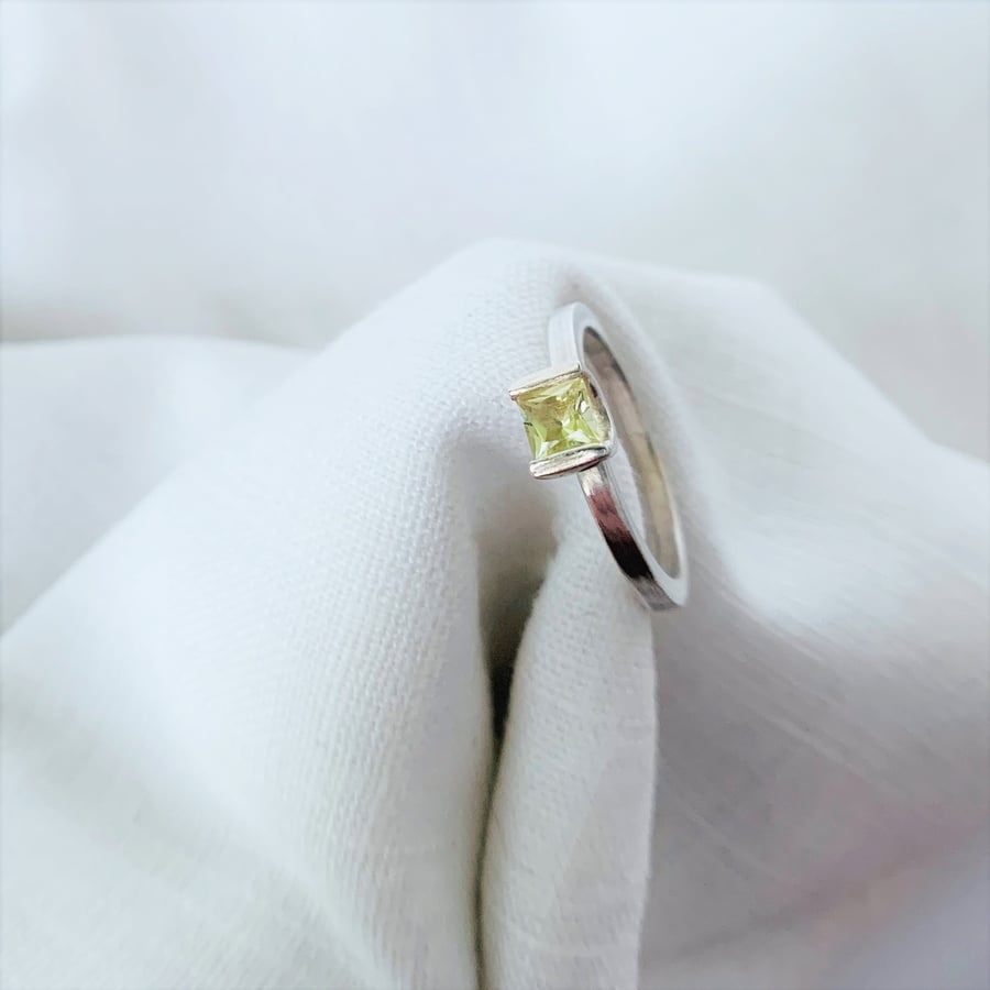 Lemon Quartz Sterling Silver Ring - Tension set