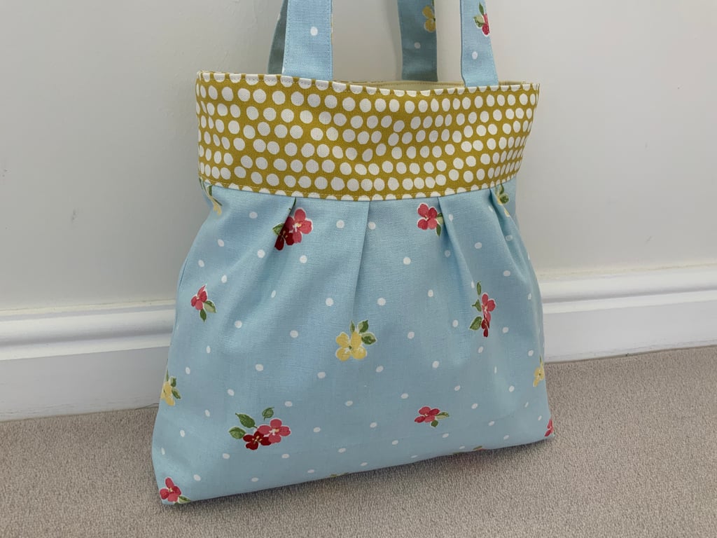 Tote Bag, Pleated Tote Bag, Linen, Hand Bag, Day Bag, Magnetic snap fastening