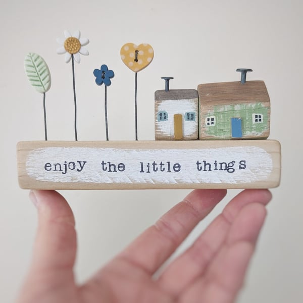 Little Wooden Houses with Clay & Button Garden 'Enjoy the little things'