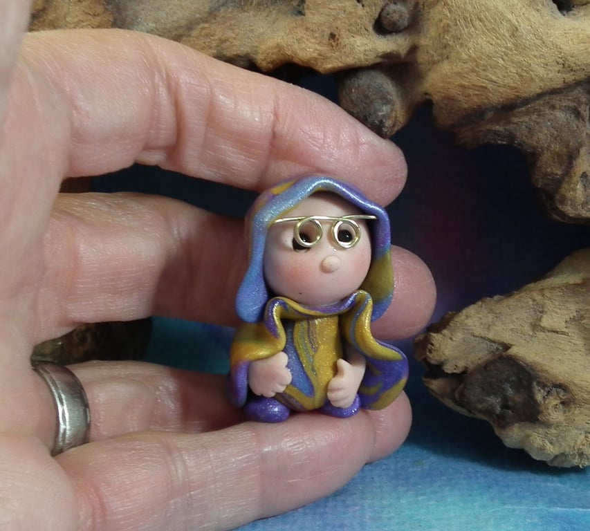 Tiny Shortsighted Gnome 'Oliver' with specs OOAK Sculpt Ann Galvin