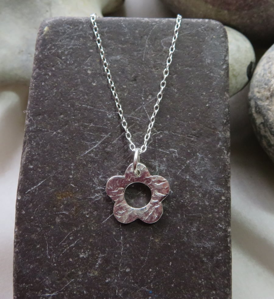 Fine silver flower necklace