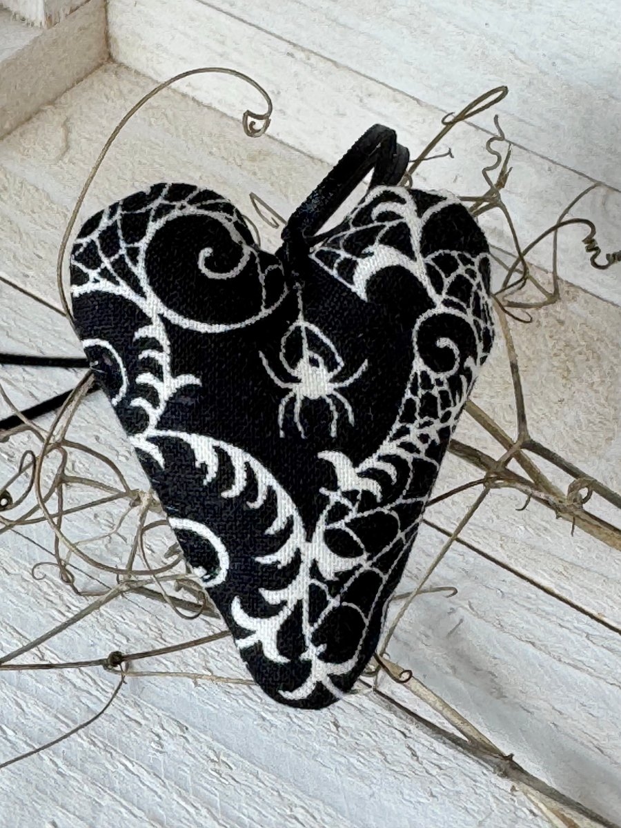 HALLOWEEN MINI HEART - spiders and polka dots
