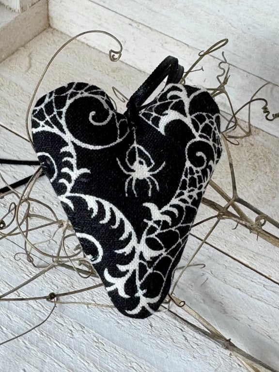 SALE 2026 - HALLOWEEN MINI HEART - spiders and polka dots