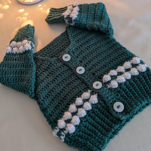 Tiny babies cardigan in Emerald green and white