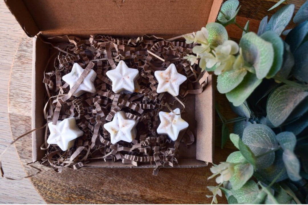 Ylang-ylang scented mini melt box.