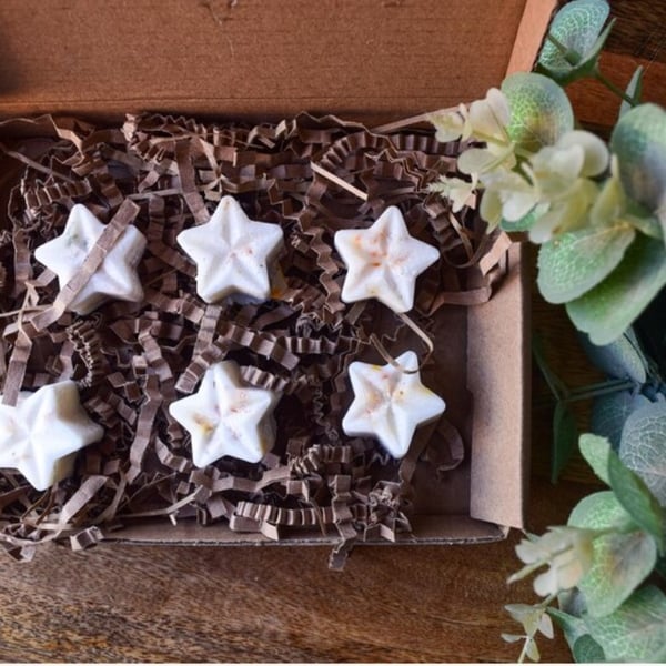 Ylang-ylang scented mini melt box.