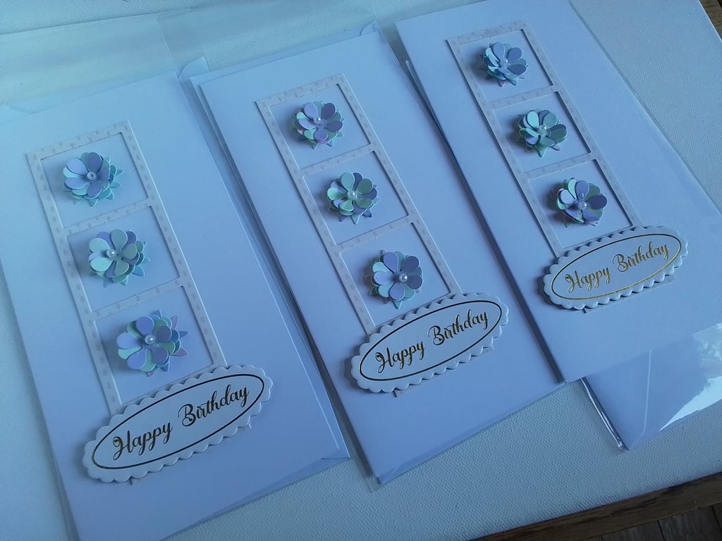 Birthday card with handmade flowers. Ref 069