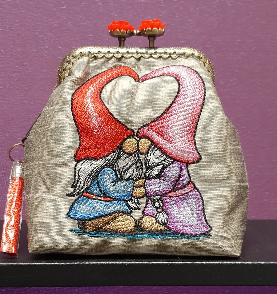 A love like gnome other design purse