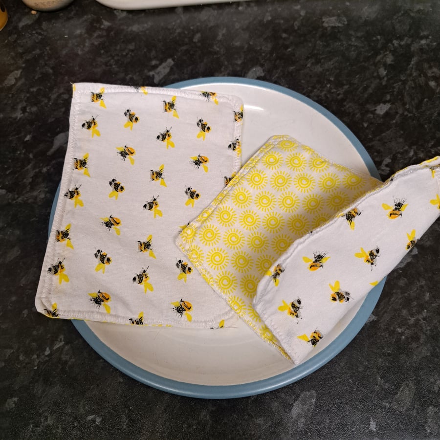 Bee themed kitchen and dish cloths