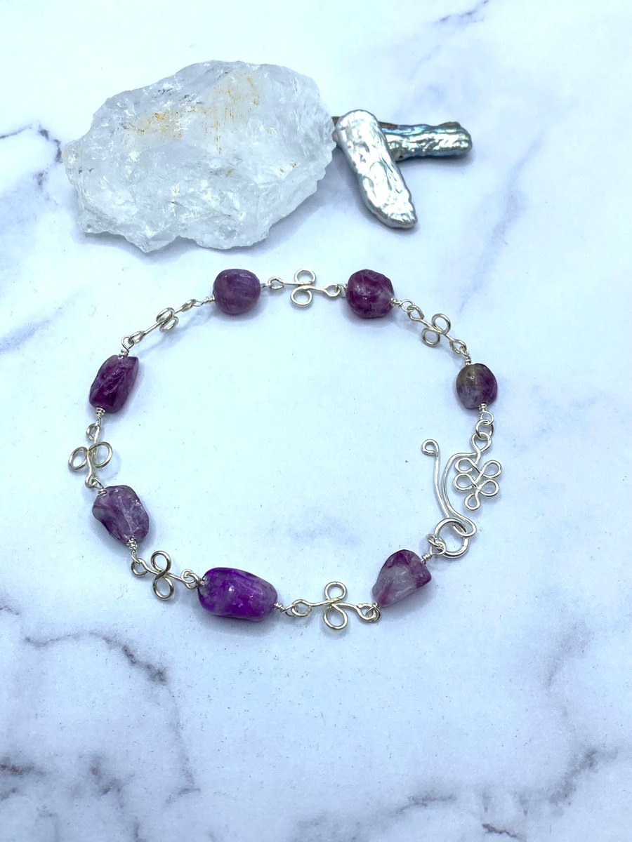 Wirework loop design bracelet with pink tourmaline nuggets