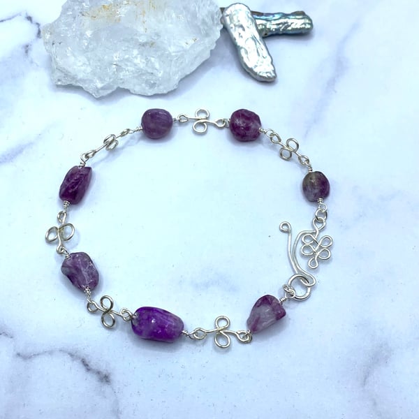 Wirework loop design bracelet with pink tourmaline nuggets