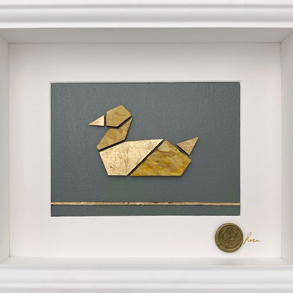 Ankka, botanical artwork made of daisy petals